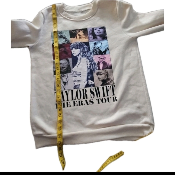 Taylor Swift Womens The Eras Tour Cream Sweatshirt S - Picture 5 of 12